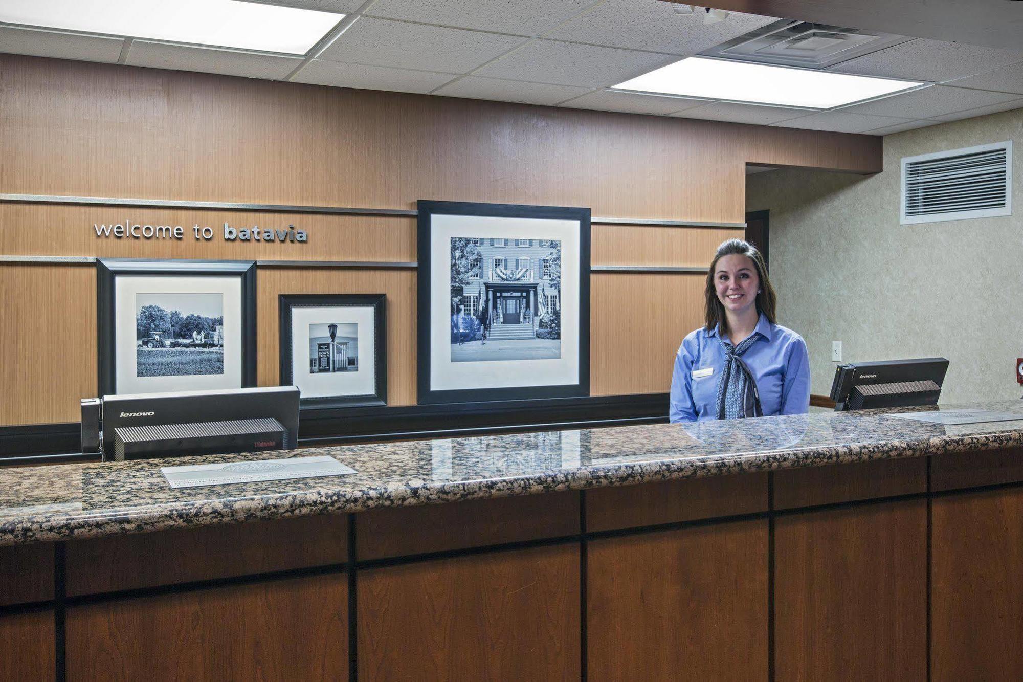 Hampton Inn Batavia Esterno foto