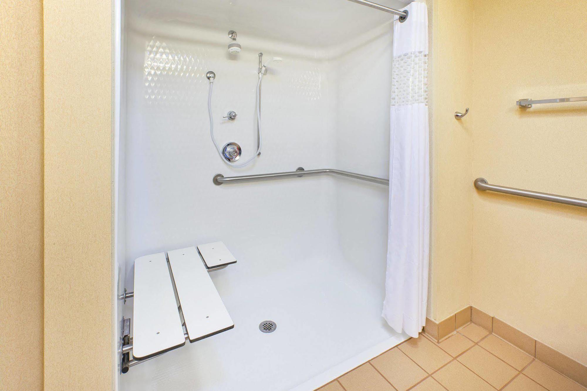 Hampton Inn Batavia Esterno foto