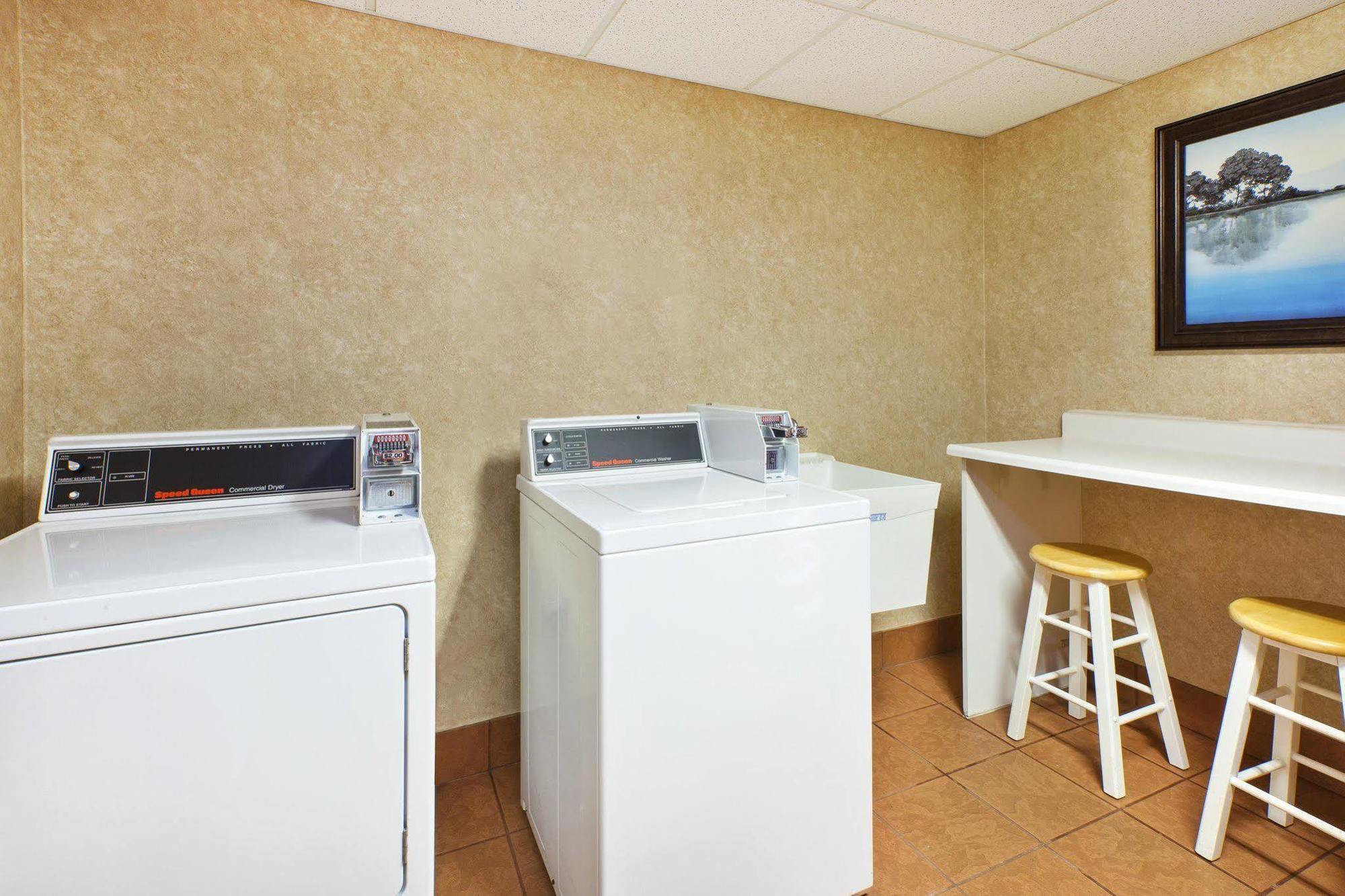 Hampton Inn Batavia Esterno foto